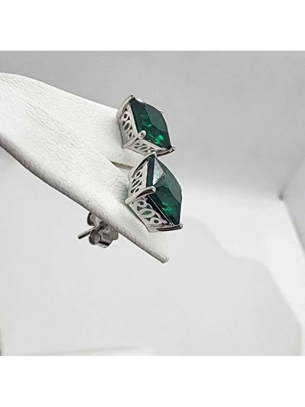 NEW 925 Sterling Silver Green Gemstone Stud Earrings | Classic Jewelry